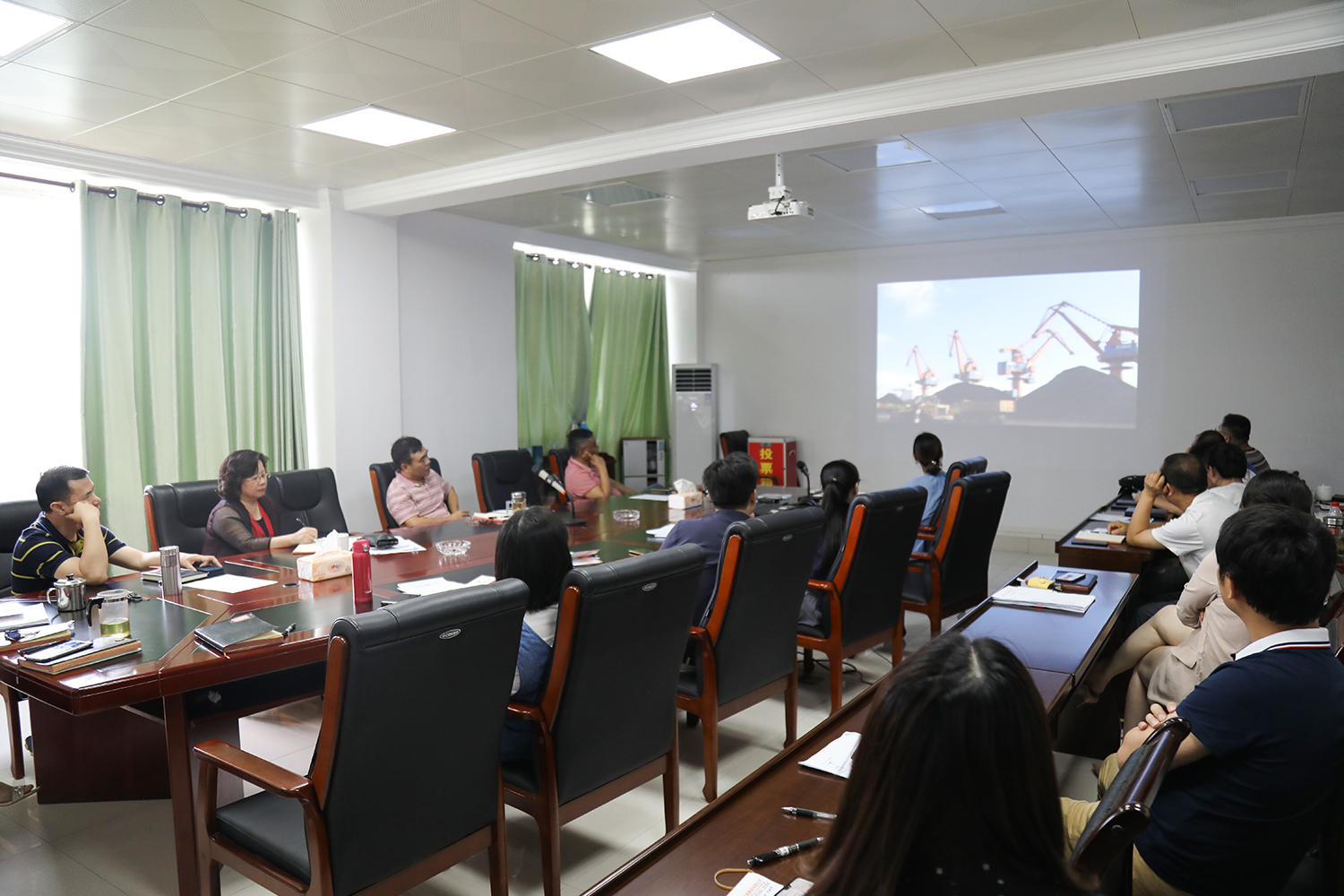 0產(chǎn)業(yè)集團(tuán)公司觀看警示教育片現(xiàn)場.jpg 0產(chǎn)業(yè)集團(tuán)公司觀看警示教育片現(xiàn)場.jpg